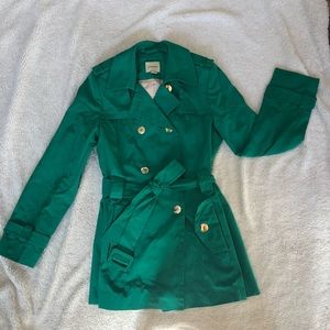 G. H. Bass Kelly Green Trench Coat 🧥👒